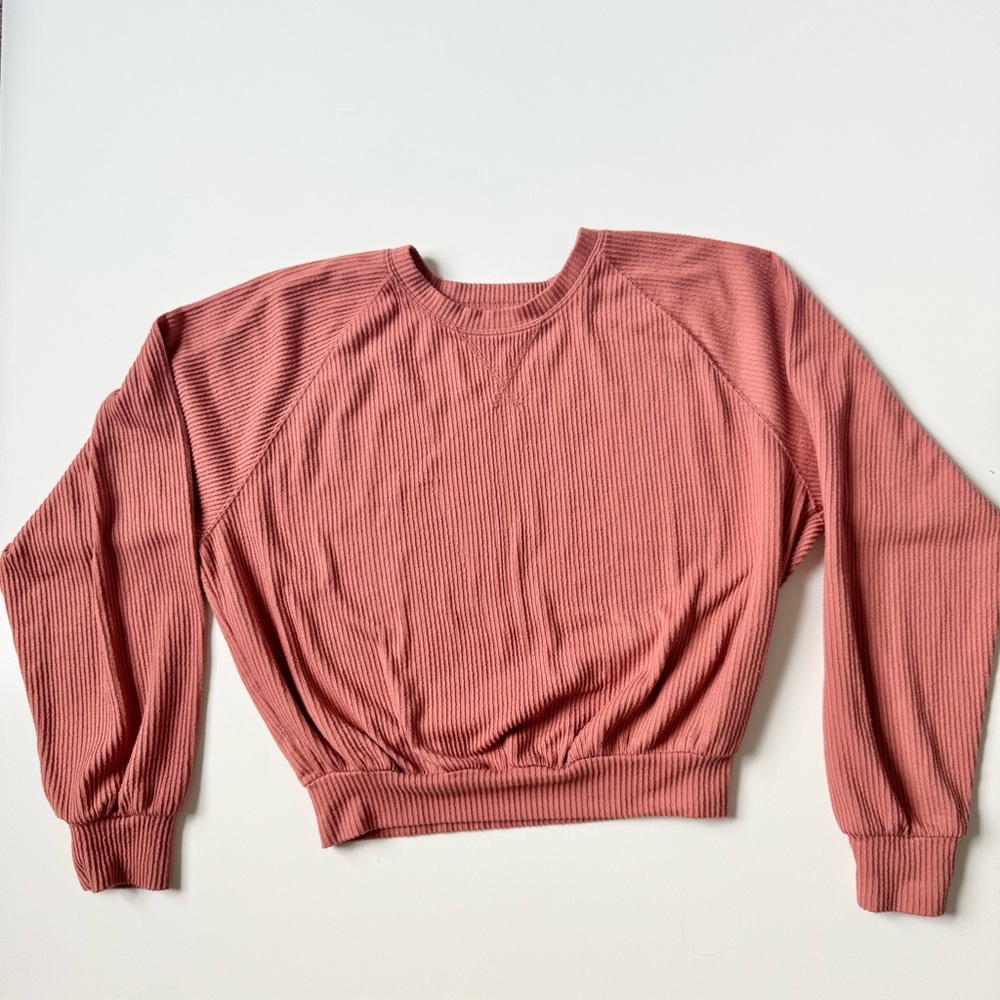 Hollister Crewneck Top with Soft Ribbed Material Salmon Color Size Small